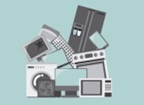 Ordinateur, lave-linge, lave-vaisselle, tv, frigo et autres électroménagers usés empilés les uns sur les autres.